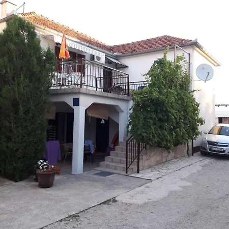 Charming Dokoza - Two Bedroom With Terrace *